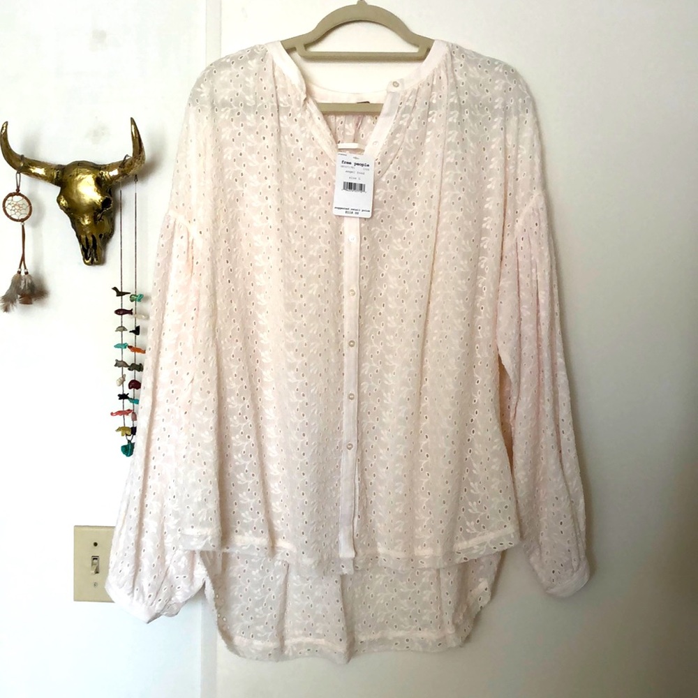 FREE PEOPLE EYELET BLOUSE🌾